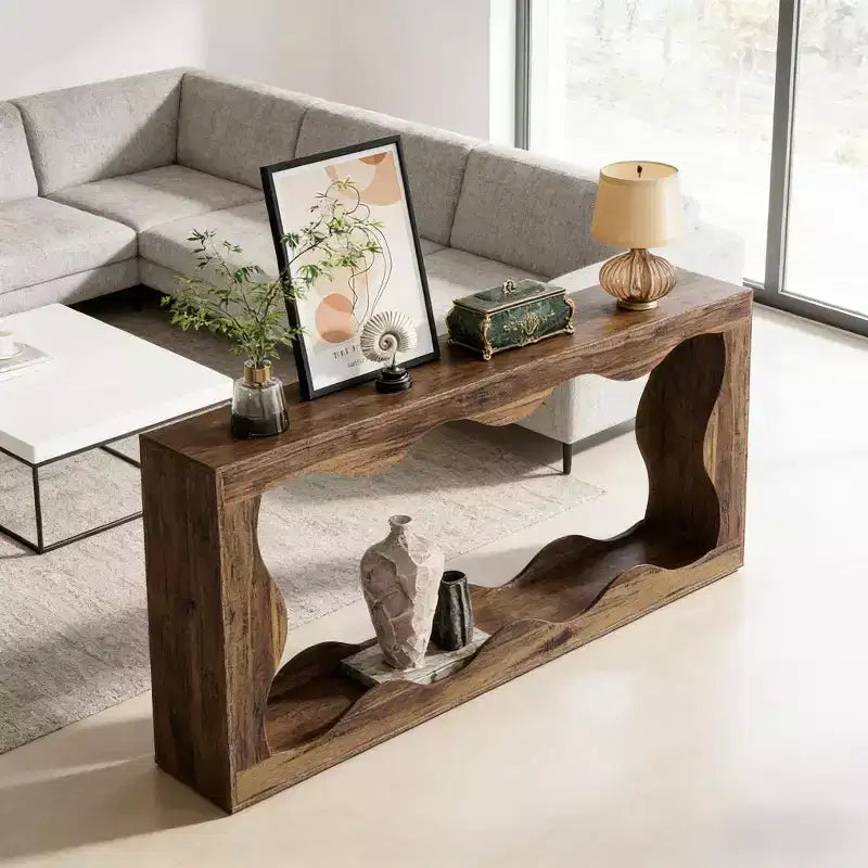 Tavolino in legno con design ondulato e 2 ripiani portaoggetti