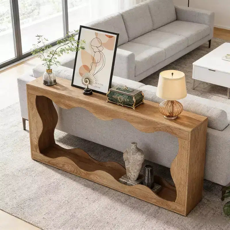 Tavolino in legno con design ondulato e 2 ripiani portaoggetti